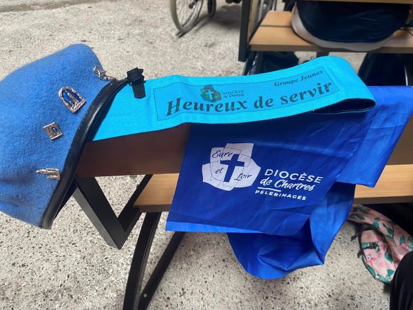 2024 LOURDES JEUNES HEUREUX DE SERVIR 600