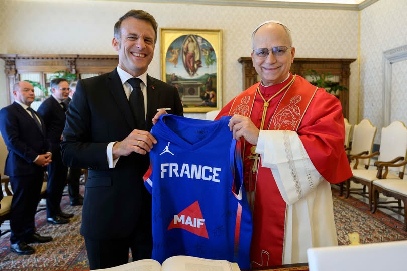 2026 PAPE ET MACRON
